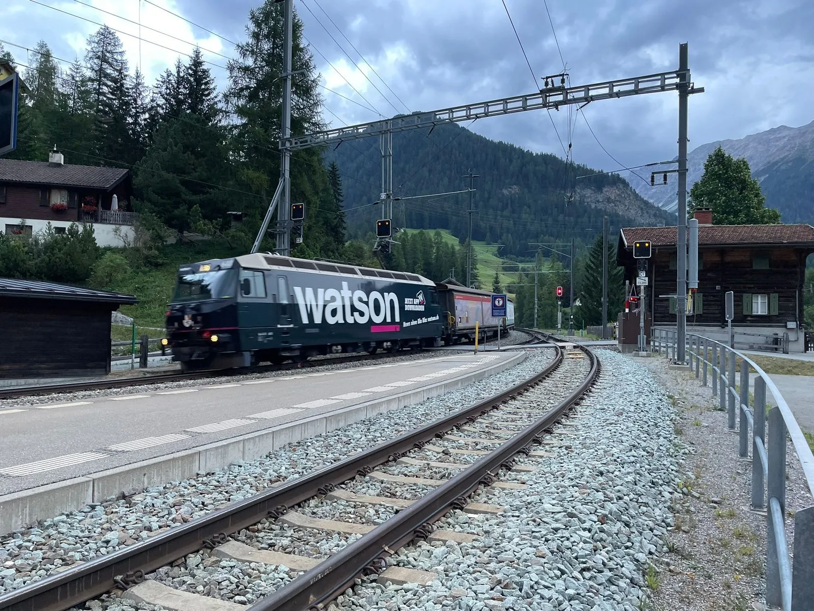 Wcf242 Sommerliche RhB-Eindrücke - Fotos vom Vorbild - Albulamodell Forum